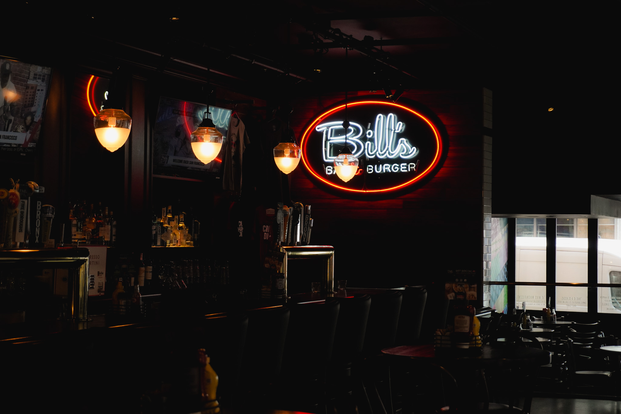 Bar bill's burger, intérieur du restaurant vers Wall st au finacial district à New York